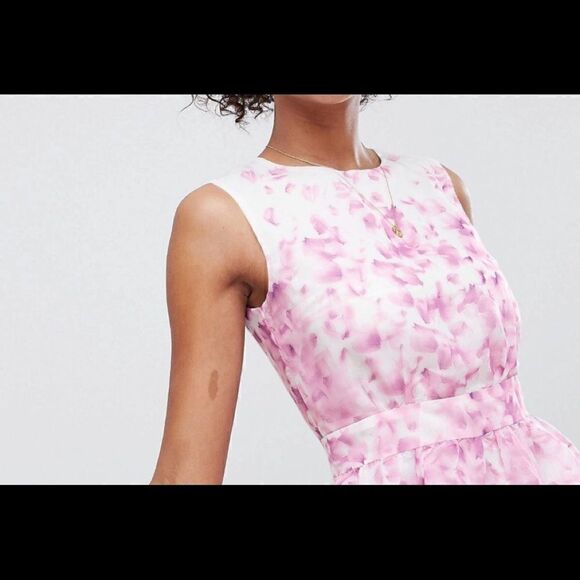 QED London floral peplum sleeveless blouse - Picture 2 of 11